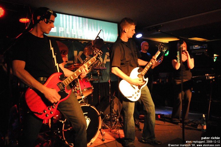 081212__replug_pr_group___158_c.jpg