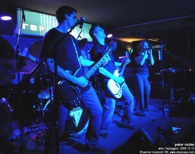 081212__replug_pr_group___279_c.jpg